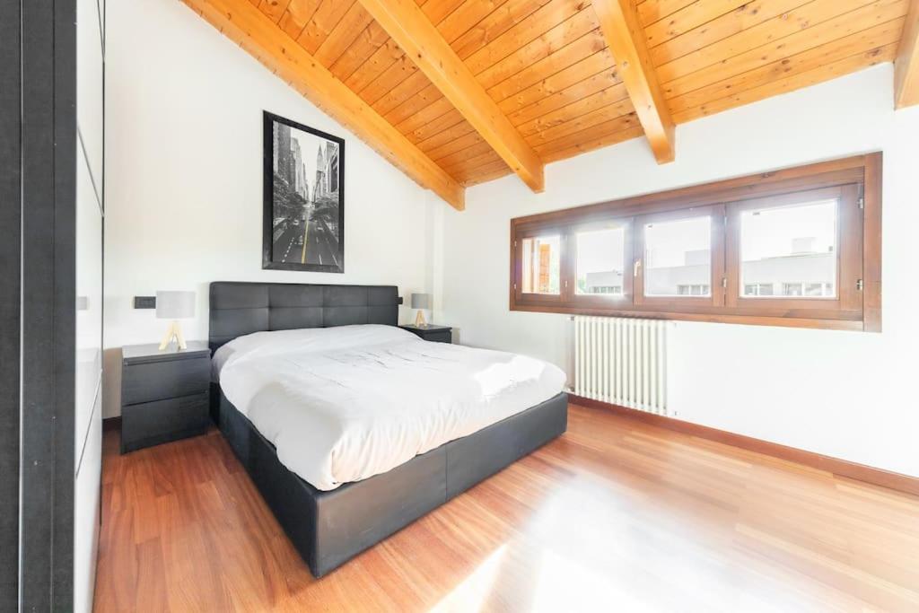 Appartamento Unico A Bologna Con 3 Camere E Parcheggio Gratuito Luaran gambar